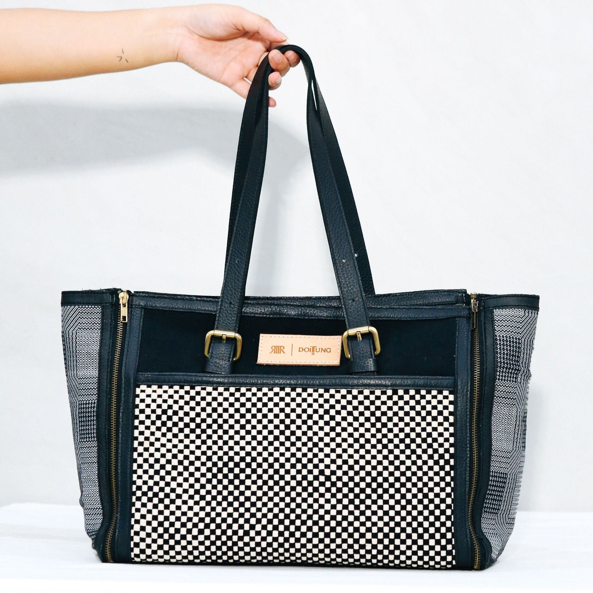 [R2R x DoiTung] Two-Way Tote Fashion Rags2Riches